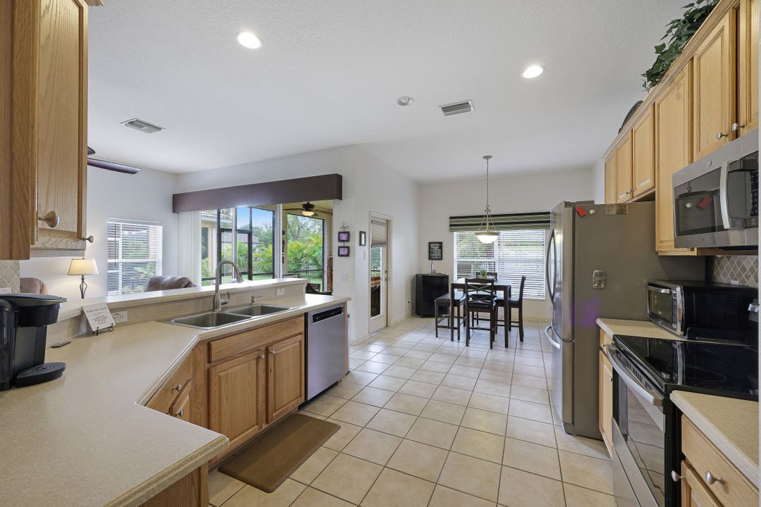 2157 Cape Heather Cir, Cape Coral, FL 33991