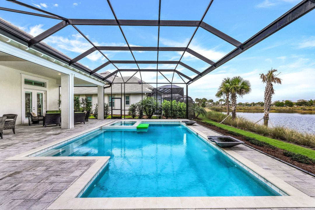 6231 Megans Bay Dr, Naples, FL 34112