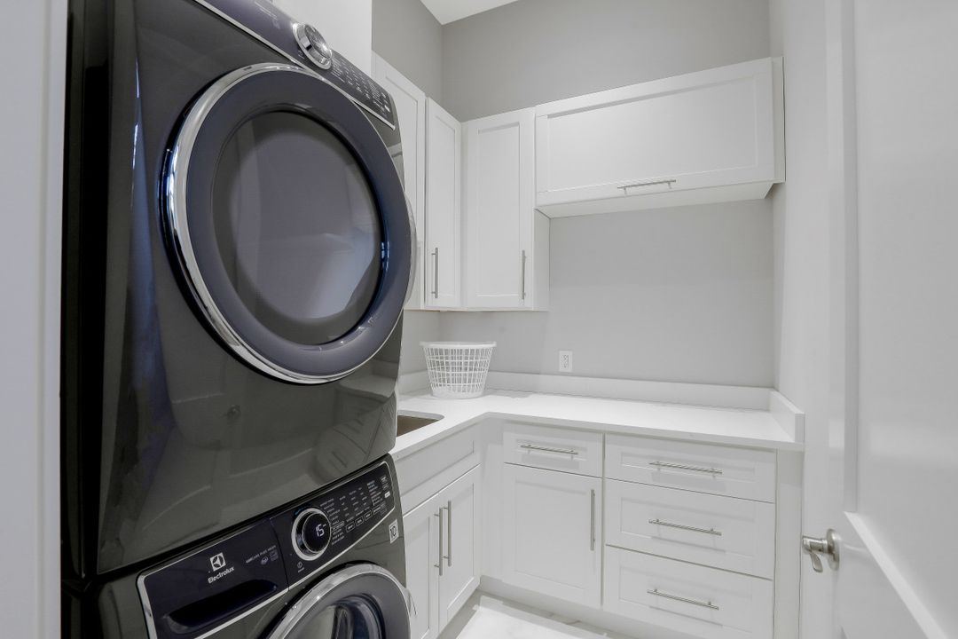 765 Pelican Ct, Marco Island, FL 34145