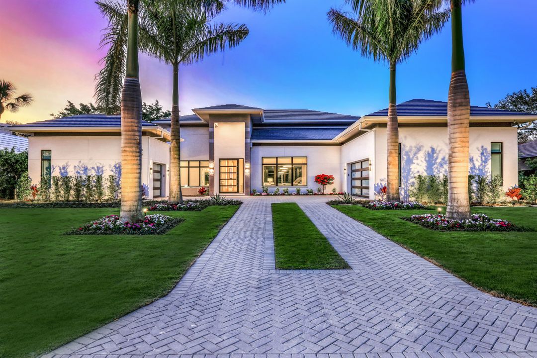 817 Buttonbush Ln, Naples, FL 34108