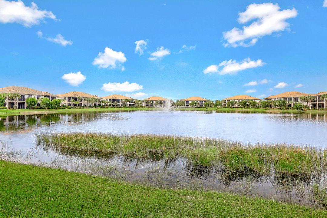 2137 Frangipani Cir #3 - 202, Naples, FL 34120