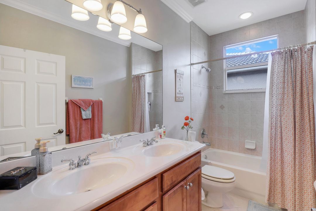 1627 Triangle Palm Terrace, Naples, FL 34119