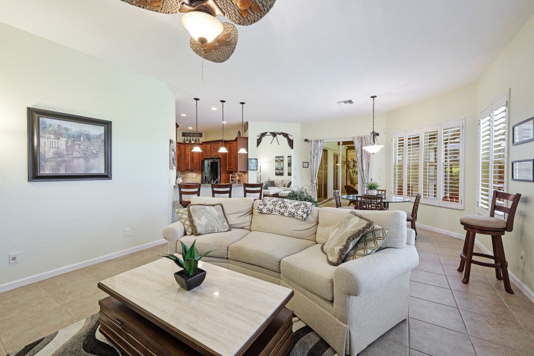 8219 Potomac Ln, Naples, FL 34104