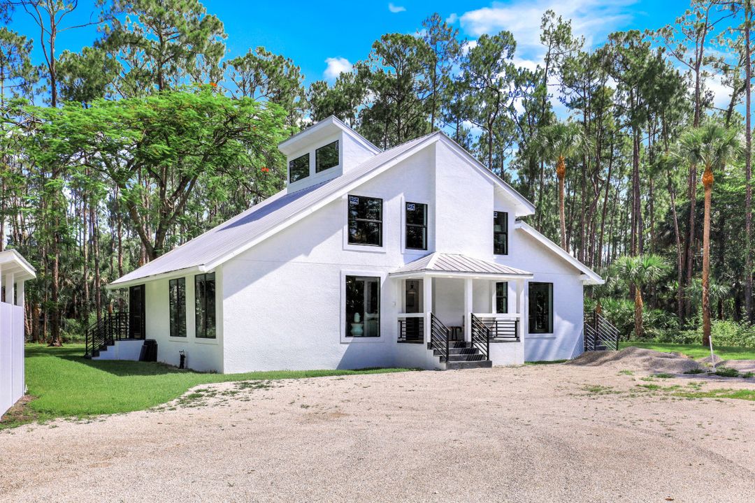 5019 Hawthorn Woods Way, Naples, FL 34116