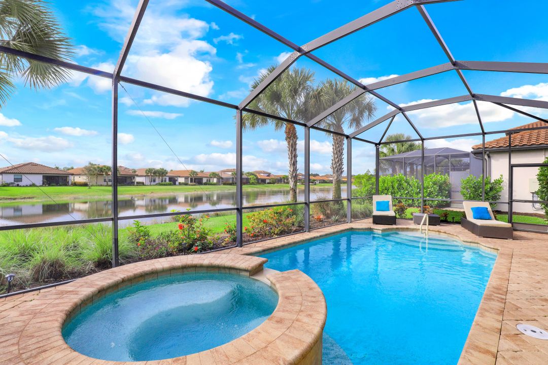 4714 Formosa Dr, Naples, FL 34119