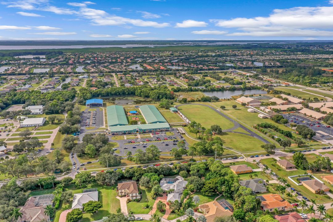 1817 Piccadilly Cir, Cape Coral, FL 33991