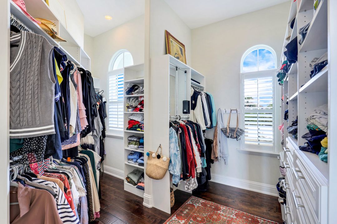 5930 Harborage Dr, Fort Myers, FL 33908