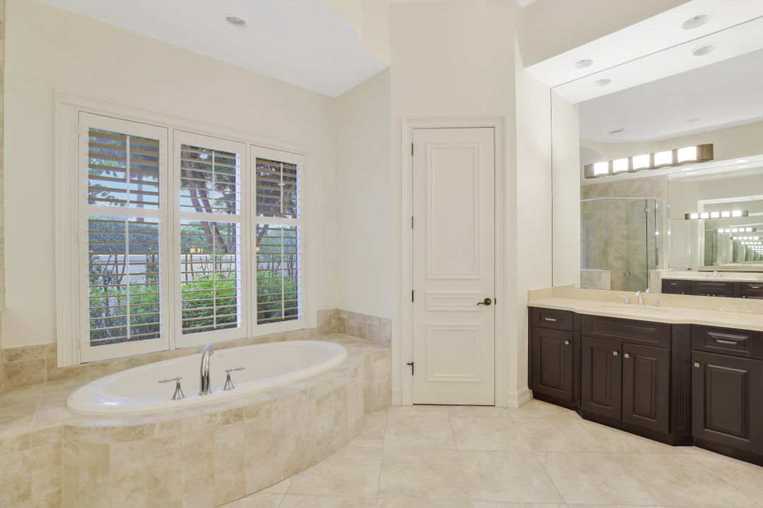 9155 Torrefino Ct, Naples, FL 34109