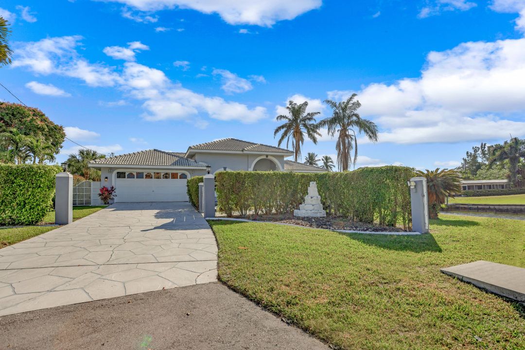 1144 Lincoln Ct, Cape Coral, FL 33904