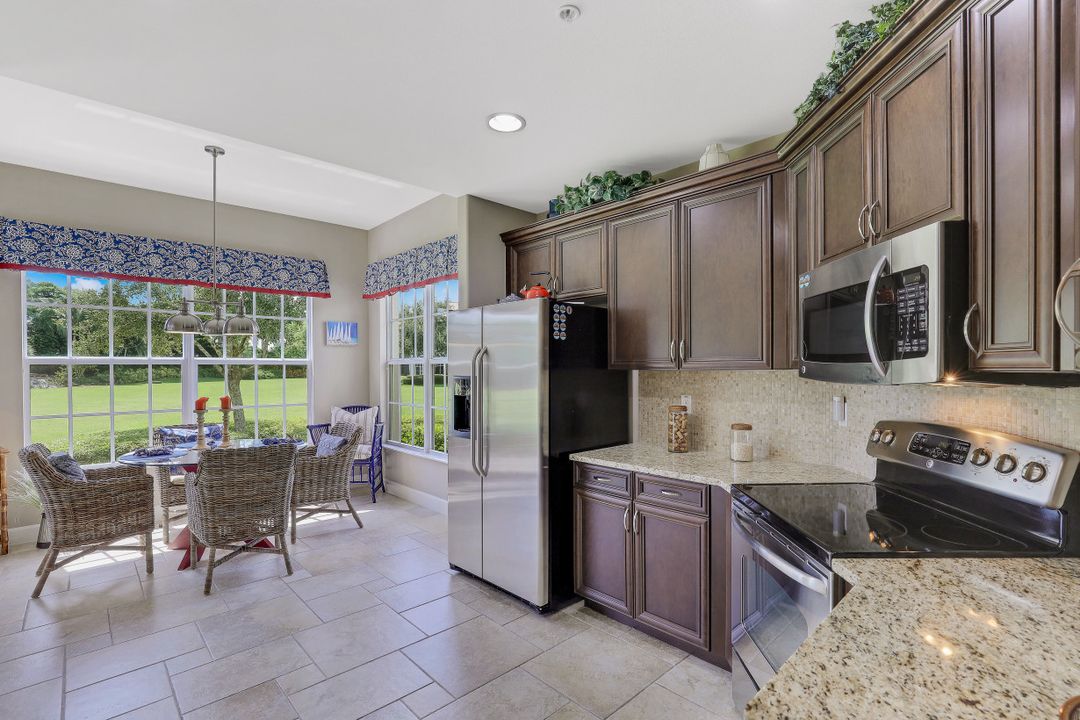 8036 Players Cove Dr #102, Naples, FL 34113