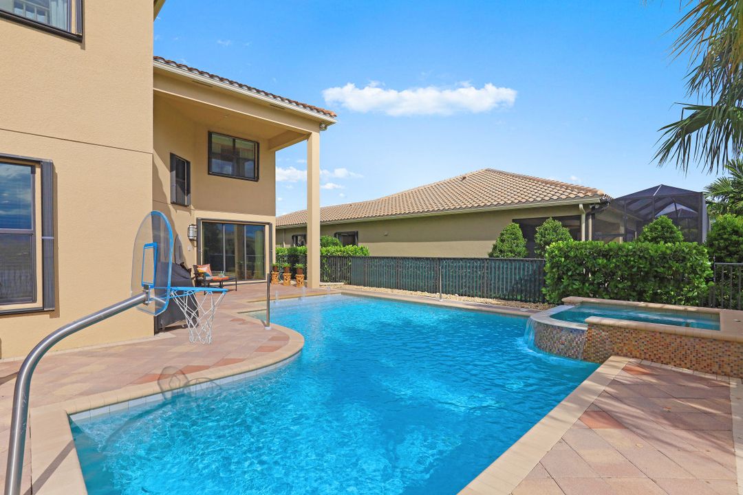 11784 Meadowrun Cir, Fort Myers, FL 33913