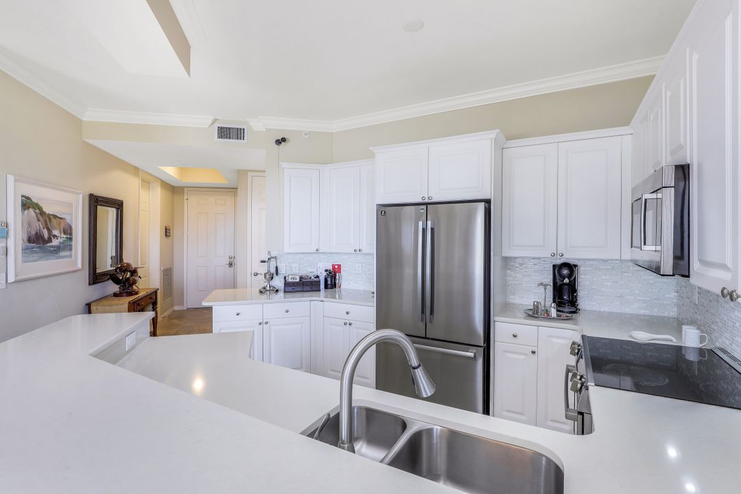 400 Flagship Dr #1101, Naples, FL 34108