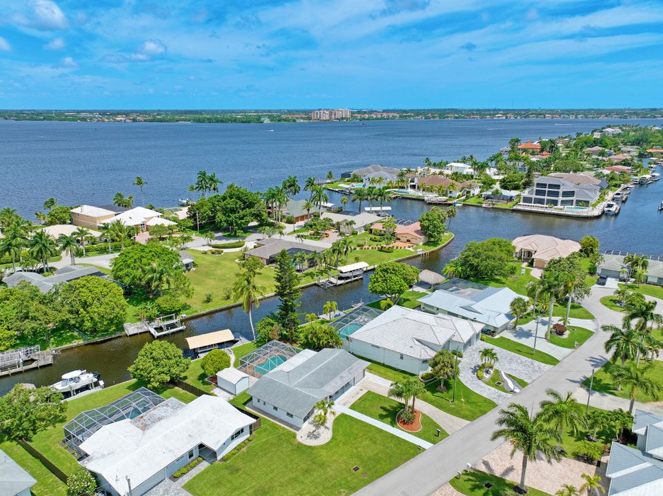 5337 Mikado Ct, Cape Coral, FL 33904