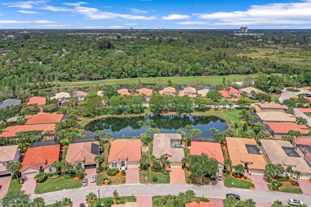 8902 Dartmoor Way, Fort Myers, FL 33908