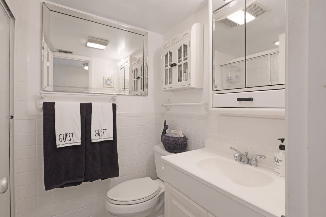 344 Harbour Dr, Naples, FL 34103