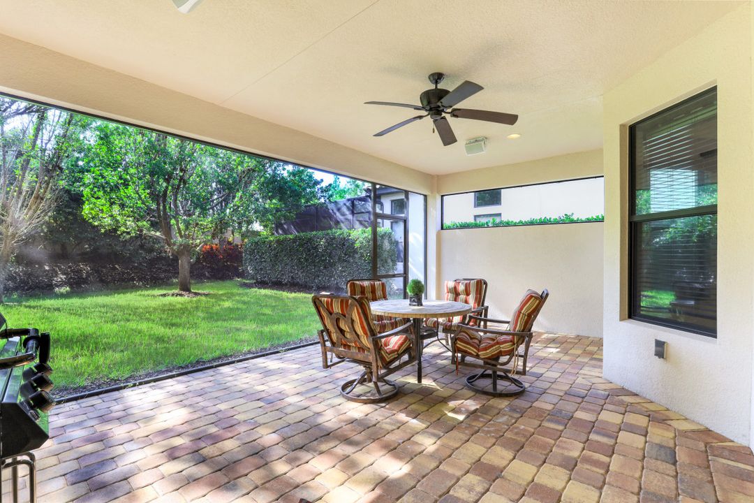 9880 Alhambra Ln, Bonita Springs, FL 34135