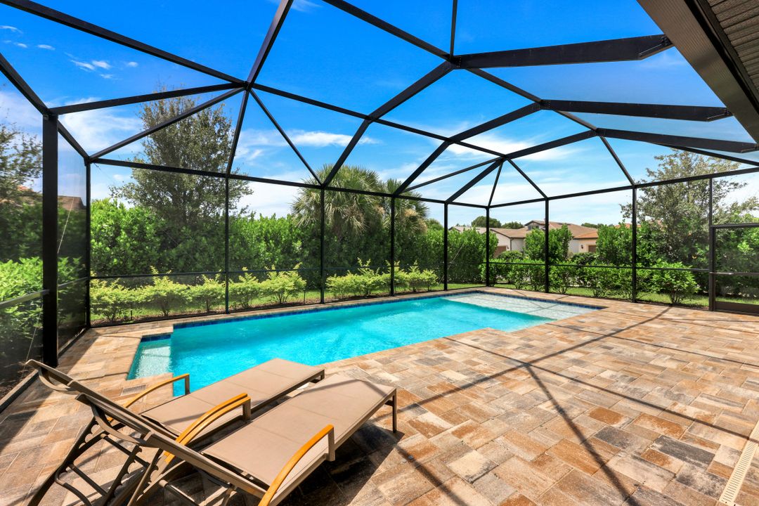 7273 Wilton Dr N, Naples, FL 34109