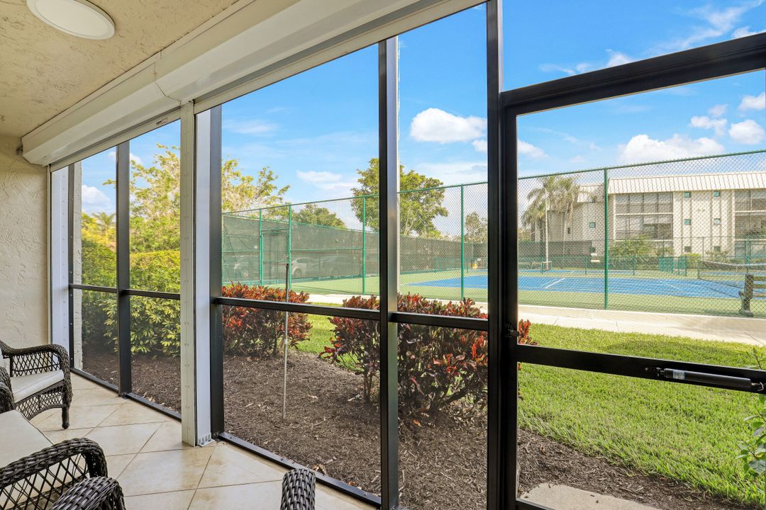 788 Park Shore Dr #H13, Naples, FL 34103