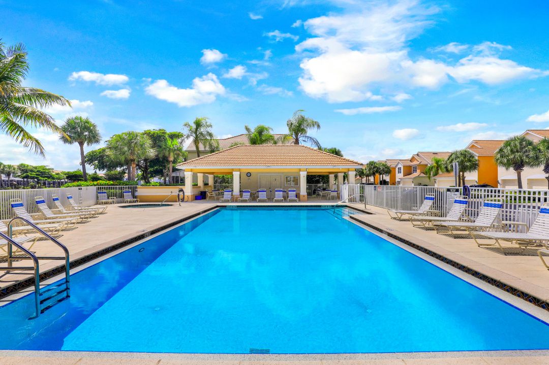 8381 Village Edge Cir  #4, Fort Myers, FL 33919