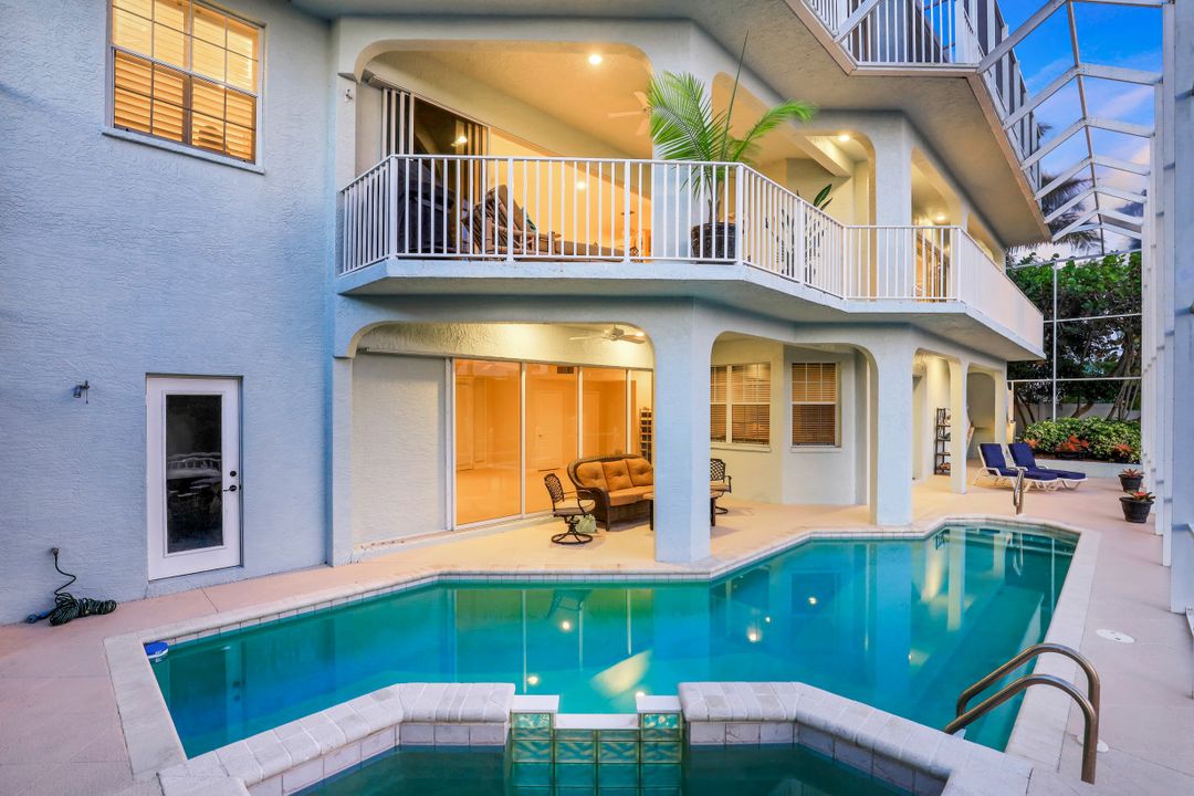 450 Spinnaker Dr, Marco Island, FL 34145