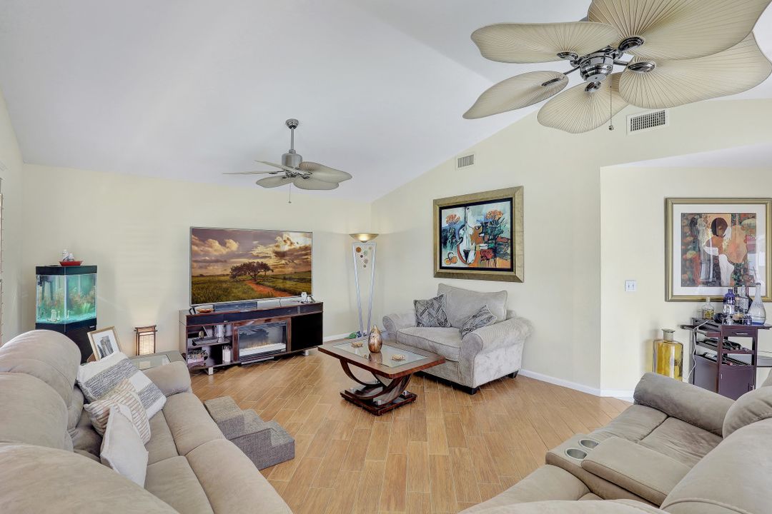 1922 Cape Coral Pkwy W, Cape Coral, FL 33914