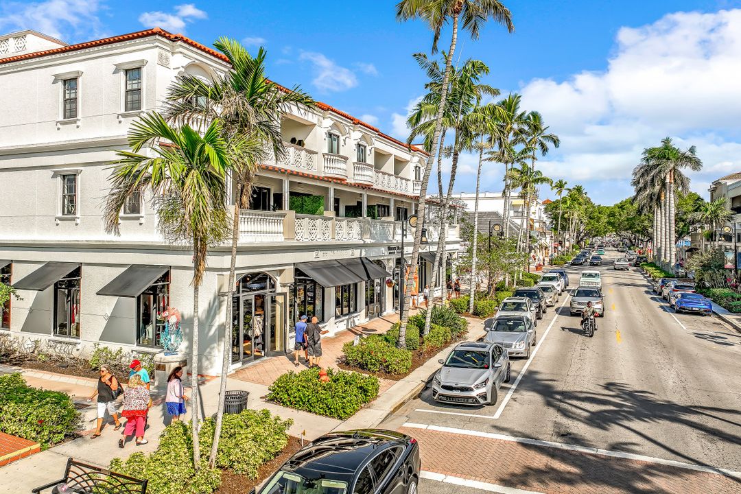 555 5th Ave S, Naples, FL 34102