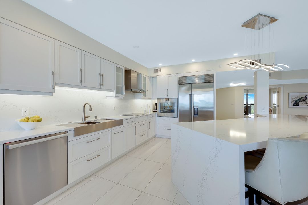 8171 Bay Colony Dr #1103, Naples, FL 34108