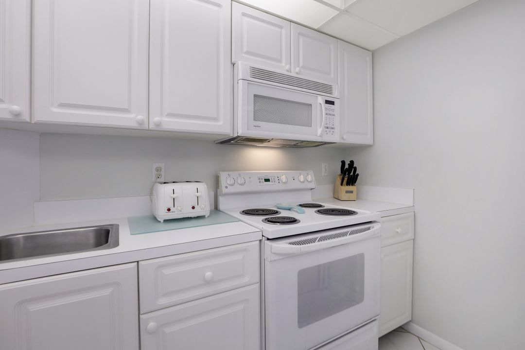 320 Seaview Ct #510, Marco Island, FL 34145