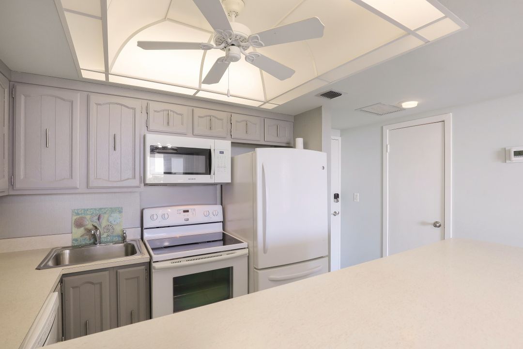 180 Seaview Ct #604, Marco Island, FL 34145