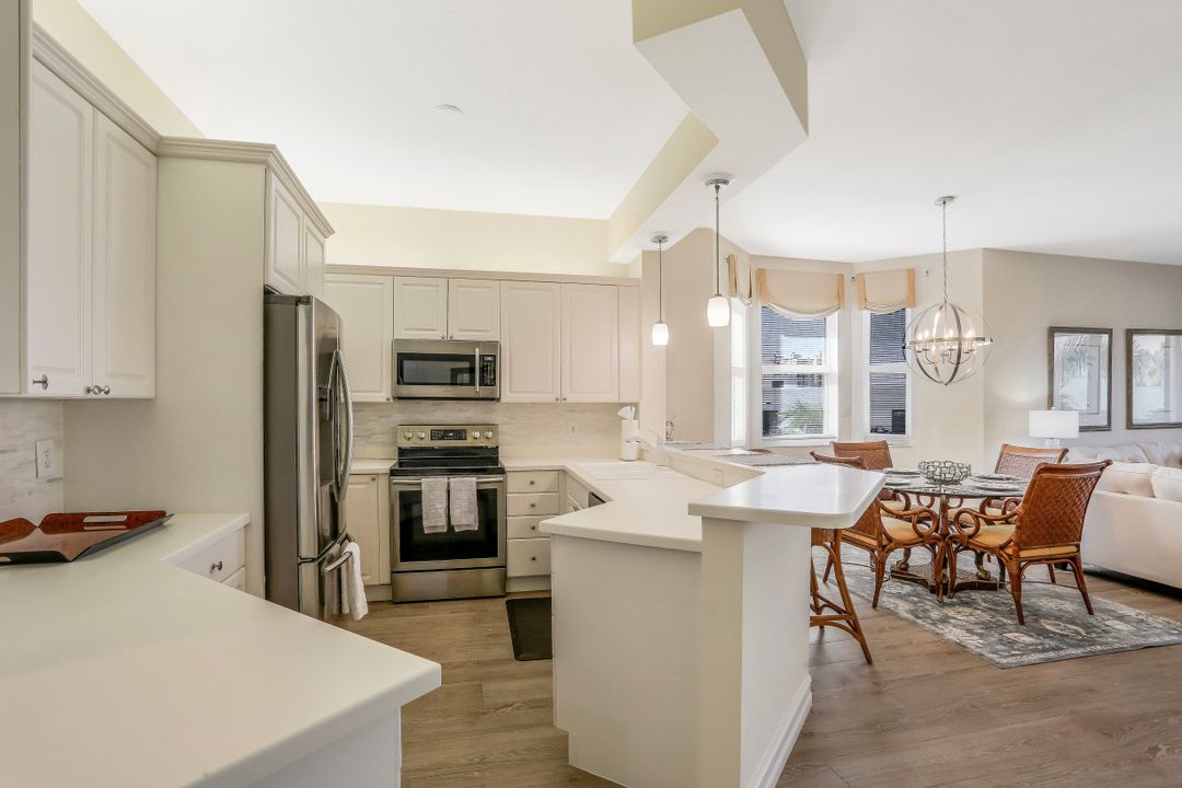 400 Flagship Dr #401, Naples, FL 34108