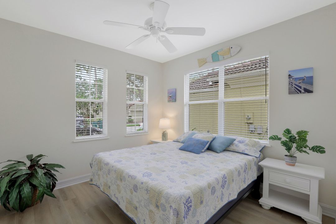 1903 Tarpon Bay Dr N, Naples, FL 34119