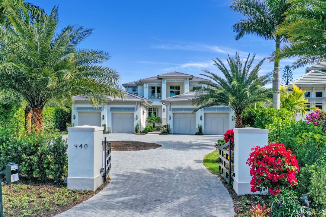 940 17th Ave S, Naples, FL 34102