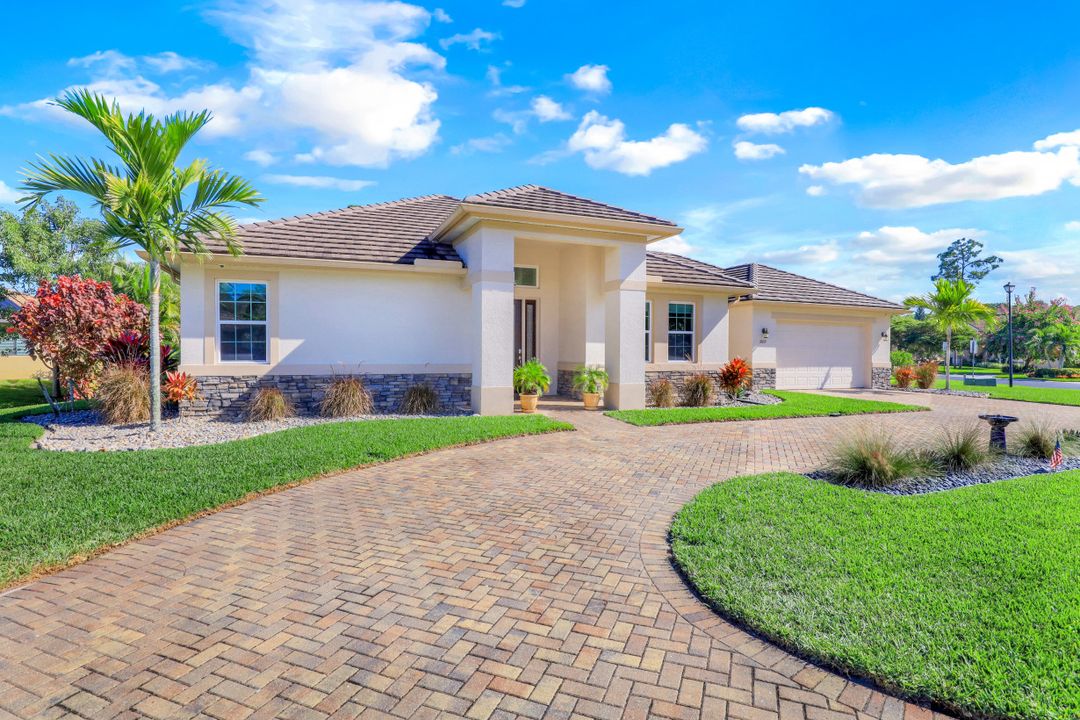 10019 Hidden Pines Ln, Bonita Springs, FL 34135