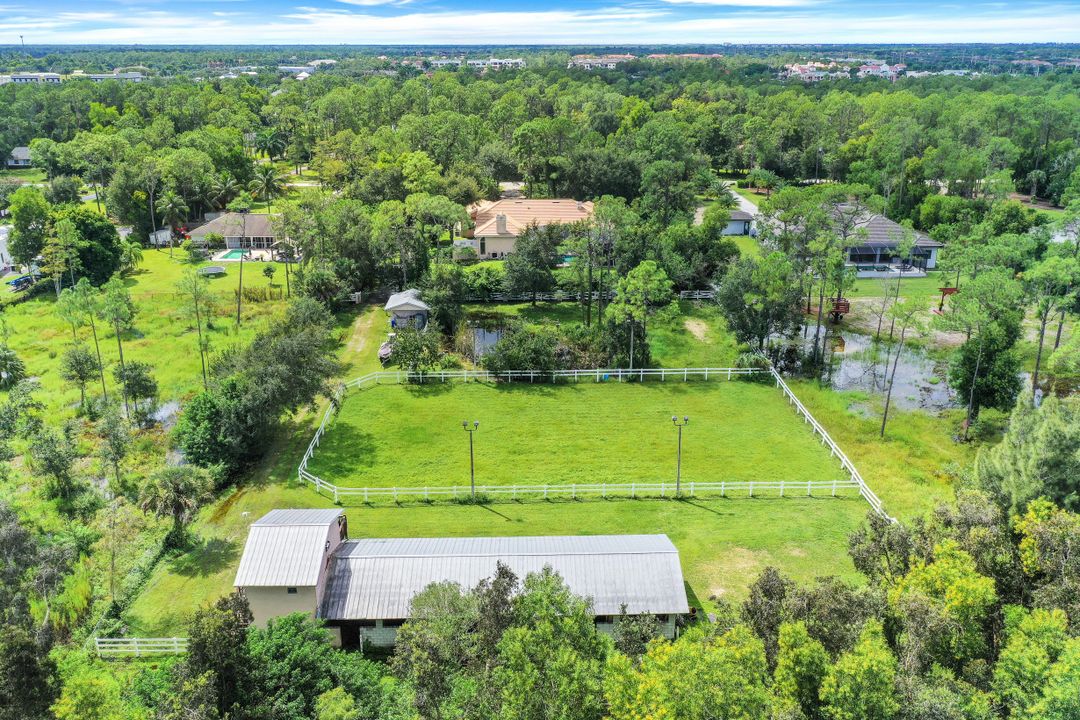 6881 Bottlebrush Ln, Naples, FL 34109