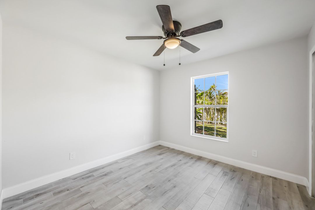 2555 SW 27th St, Cape Coral, FL 33914