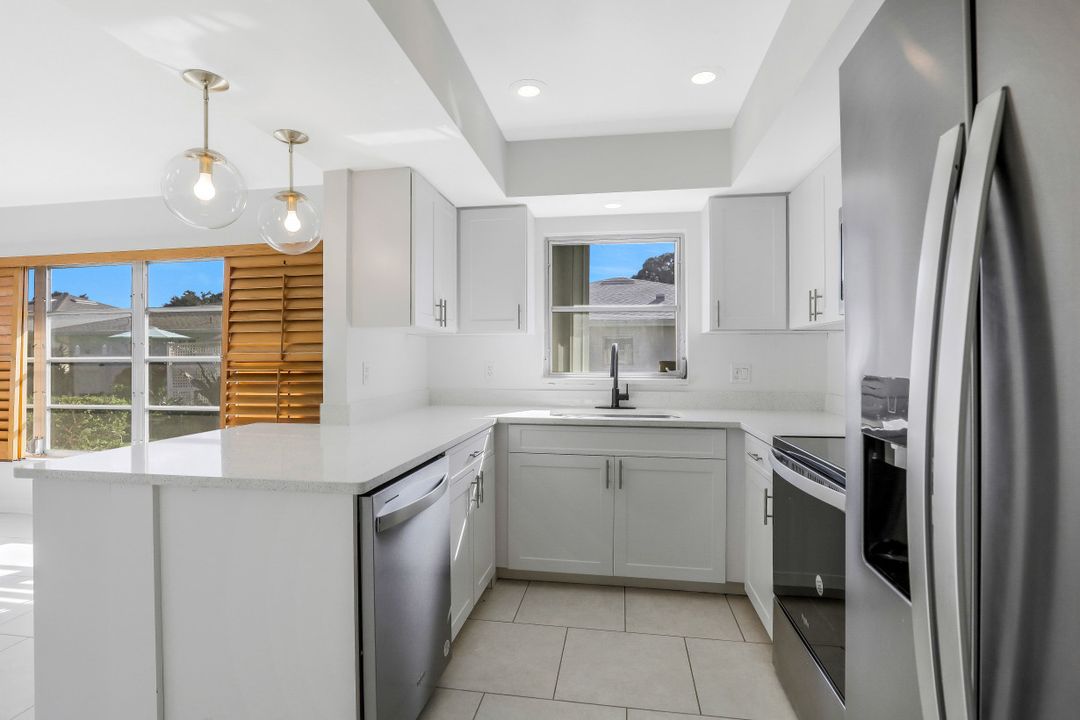 19 Crooked Ln, Naples, FL 34112