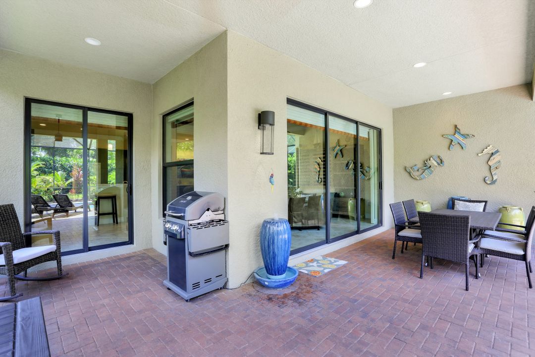 3263 Pacific Dr, Naples, FL 34119