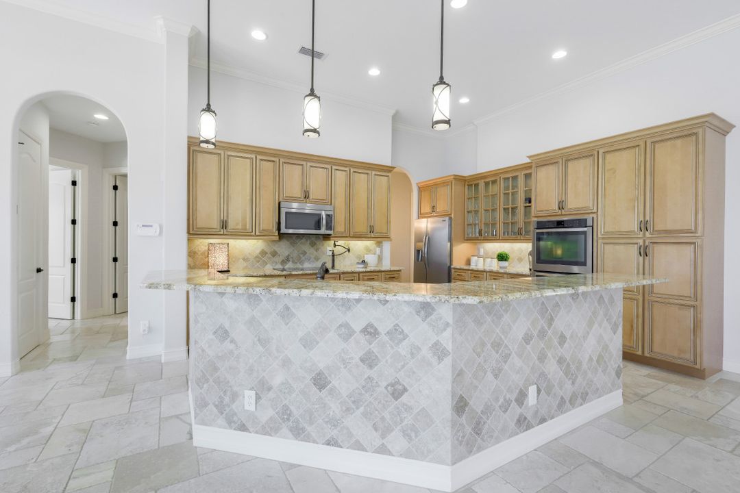 1232 Mistletoe Ct, Marco Island, FL 34145