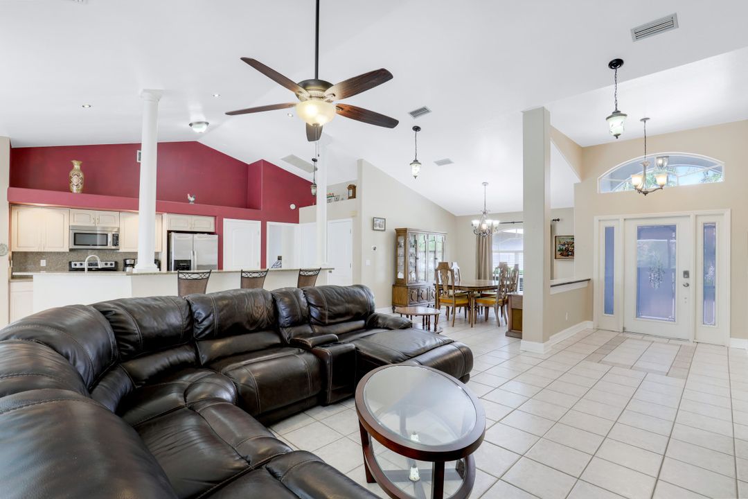 3332 SE 22nd Pl, Cape Coral, FL 33904