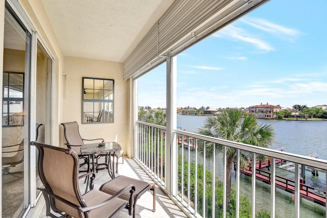 9700 Gulf Shore Dr #202, Naples, FL 34108