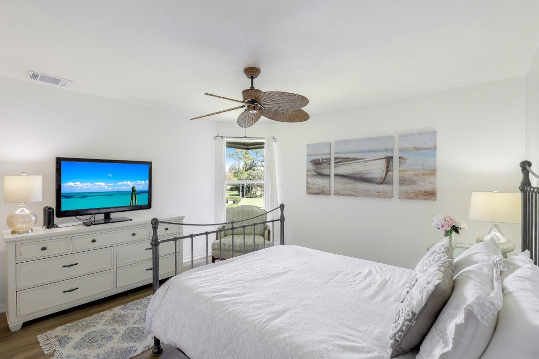 666 Wiggins Bay Dr #B-24, Naples, FL 34110