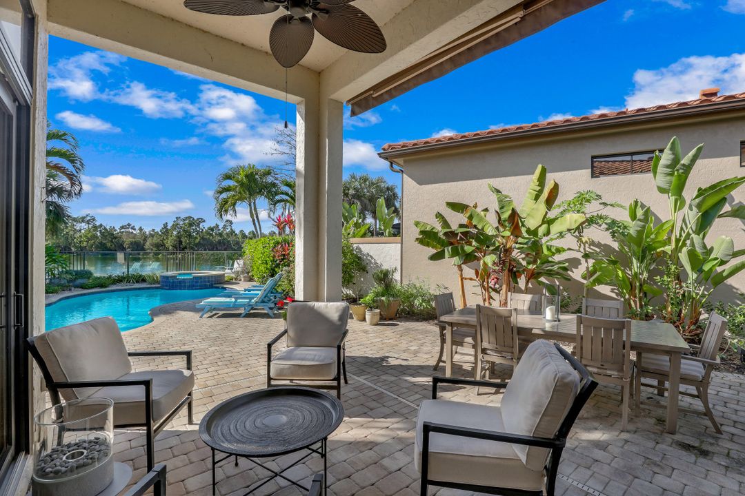 7915 Cordoba Pl, Naples, FL 34113