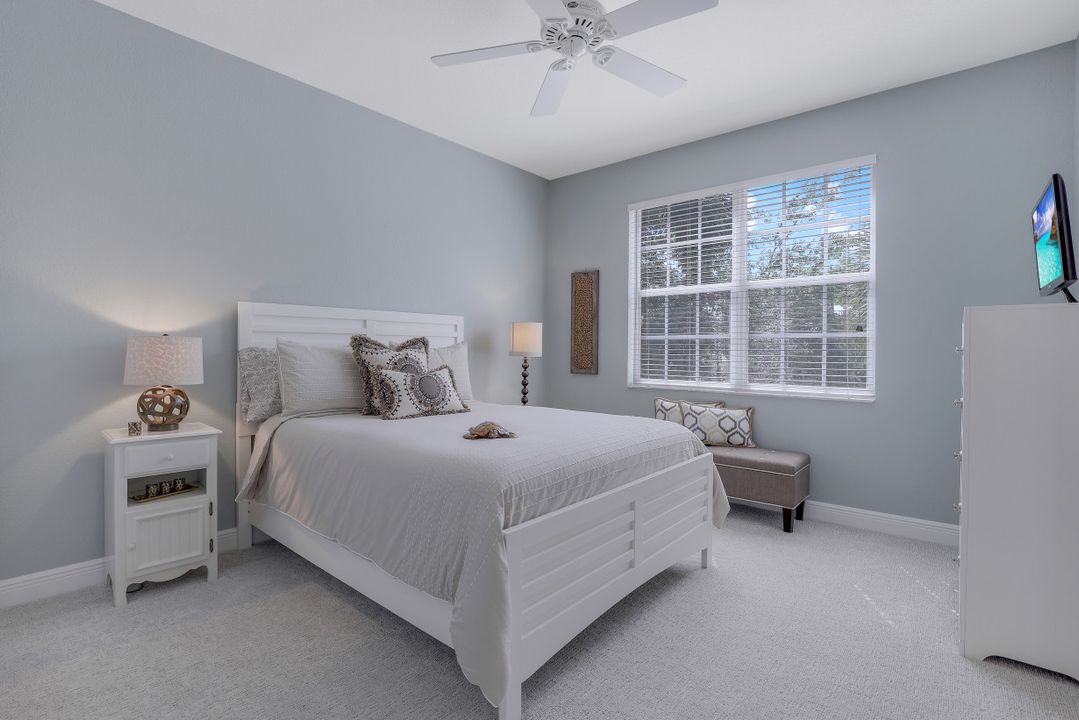 4810 Shinnecock Hills Ct, Naples, FL 34112