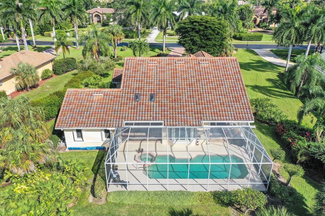9245 The Ln, Naples, FL 34109