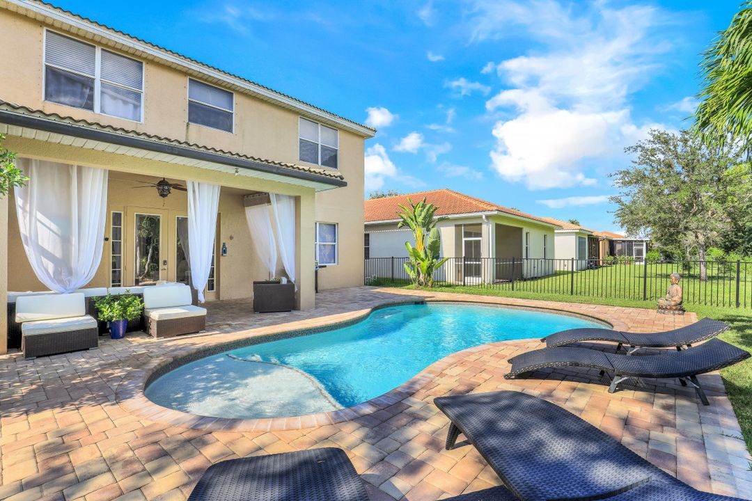 2736 Blue Cypress Lake Ct, Cape Coral, FL 33909