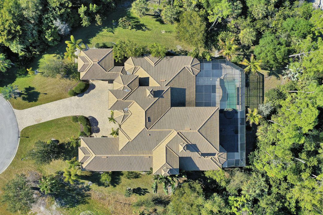 15991 Old Wedgewood Ct, Fort Myers, FL 33908