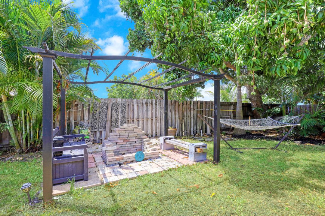 527 Keenan Ave, Fort Myers, FL 33919