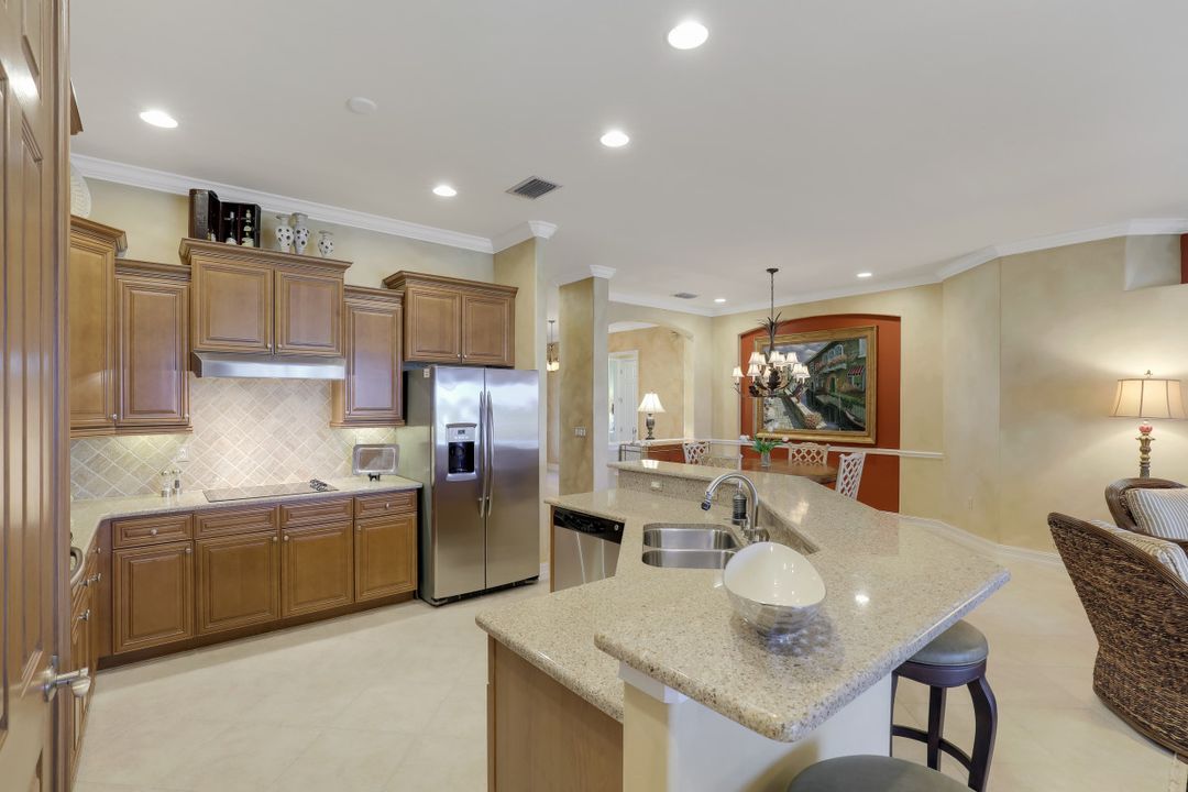 10327 Gator Bay Ct, Naples, FL 34120