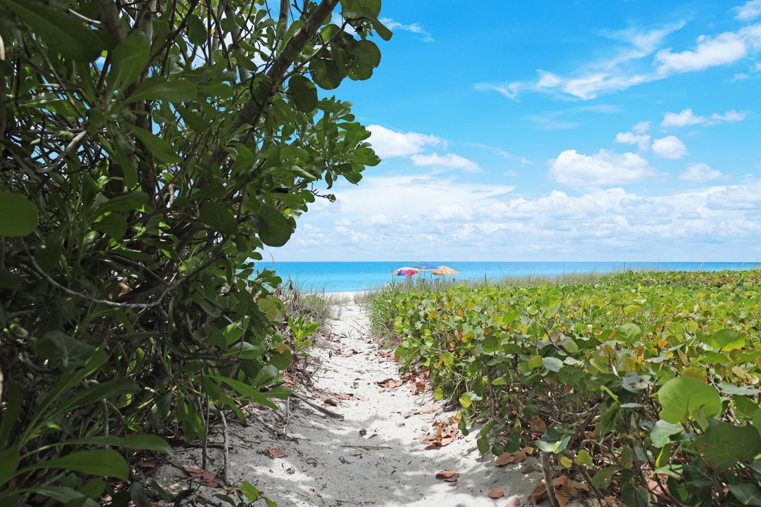 10482 Gulf Shore Dr #231, Naples, FL 34108