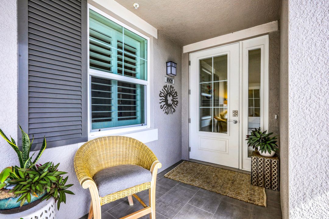 164 Indies Dr East #106, Naples, FL